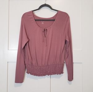American Eagle Soft & Sexy Viscose Top Size Medium Pink Smocked Cropped Stretchy